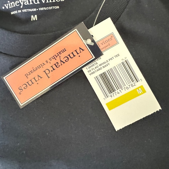 Dark navy Vinyard Vine Tee. Size medium, brand new! - Picture 4 of 6